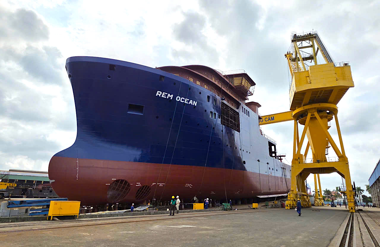 Hạ thủy thành công tàu điện gió ngoài khơi với công nghệ hiện đại